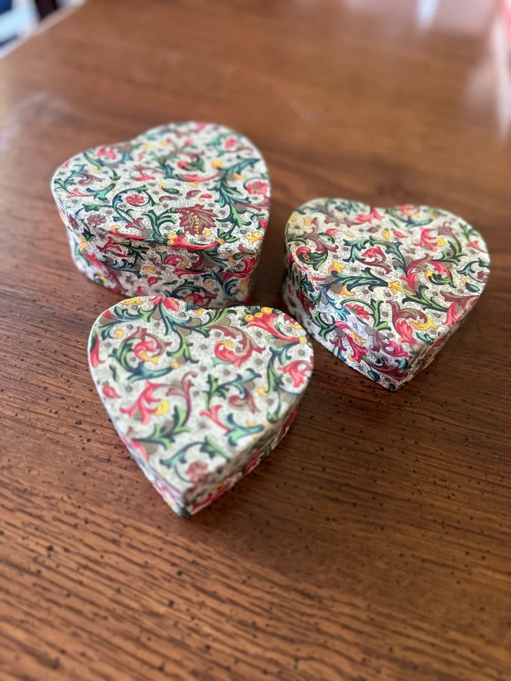 Set of 3 Heart Nesting Italian Florentine Papier Mache Jewelry Storage Boxes